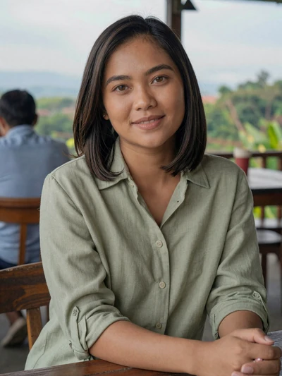 Dewi, 31, Sundanese Indonesian woman from Bandung ready for committed relationship